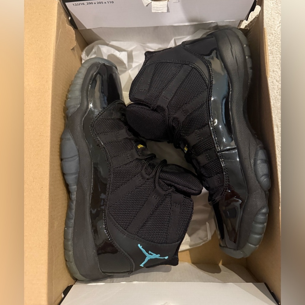 Jordan Retro 11 Black and Blue Sneakers GS Sz 4.5